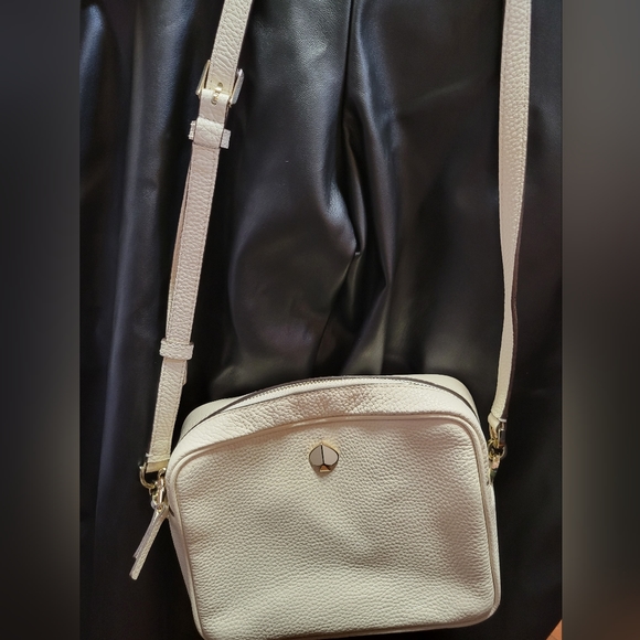 Kate Spade white textured crossbody bag - Picture 3 of 9
